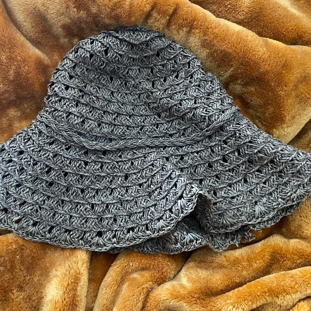 Mark, Paper, Summer Hat - Picture 3 of 4